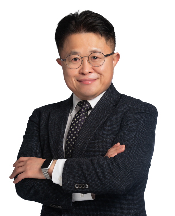 안익균 사진